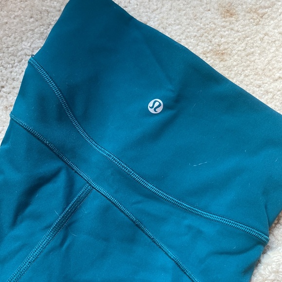 Lululemon Leggings size 2 - Picture 2 of 3